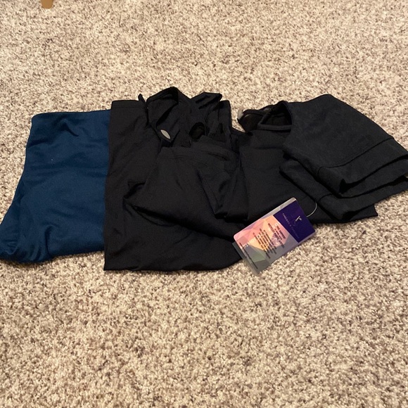 NWT - medium activewear lot - Picture 1 of 8